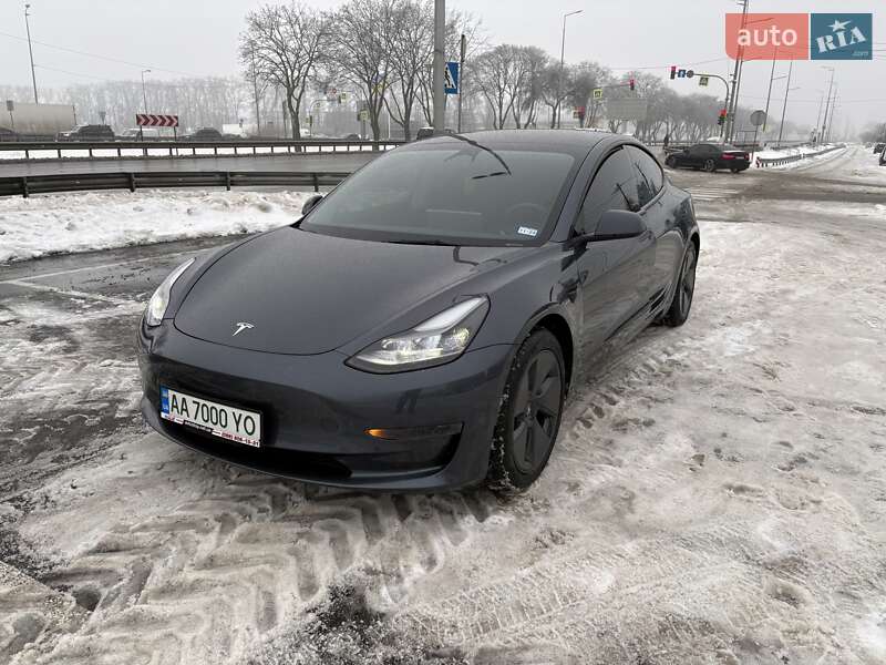 Седан Tesla Model 3 2022 в Киеве