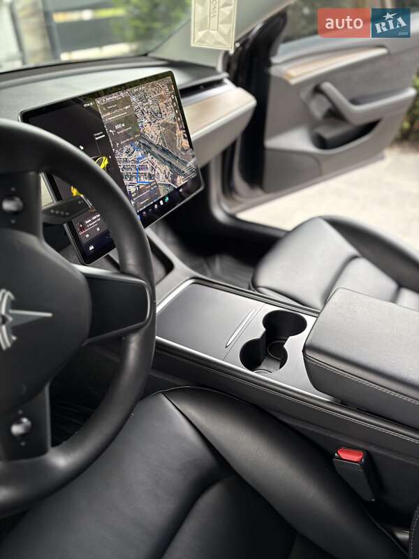 Седан Tesla Model 3 2022 в Киеве