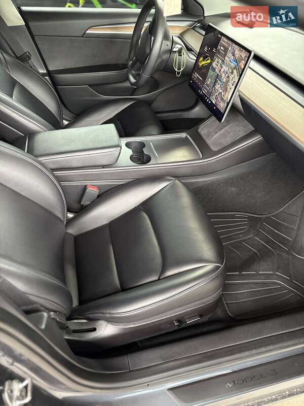 Седан Tesla Model 3 2022 в Киеве