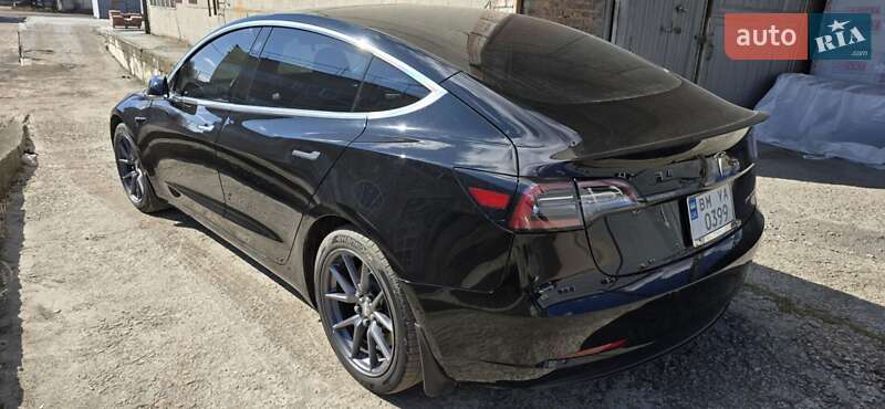 Седан Tesla Model 3 2019 в Сумах