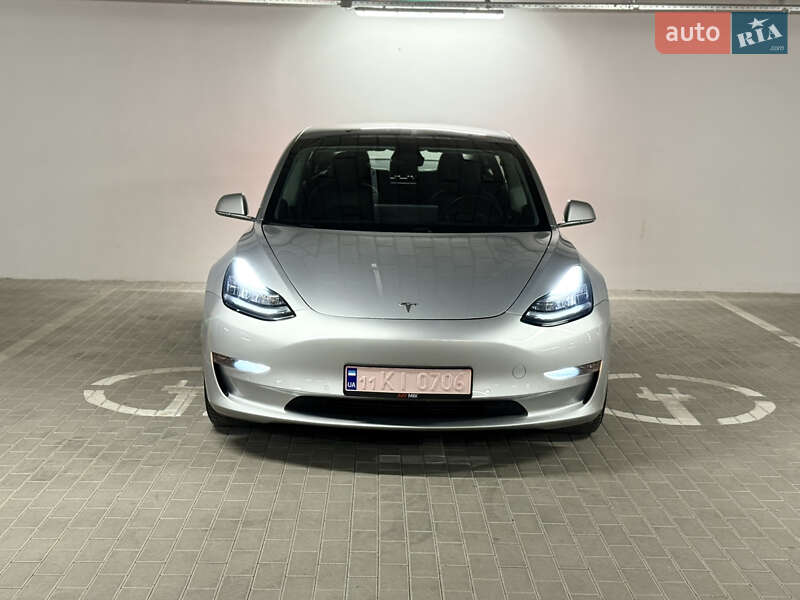 Седан Tesla Model 3 2018 в Киеве