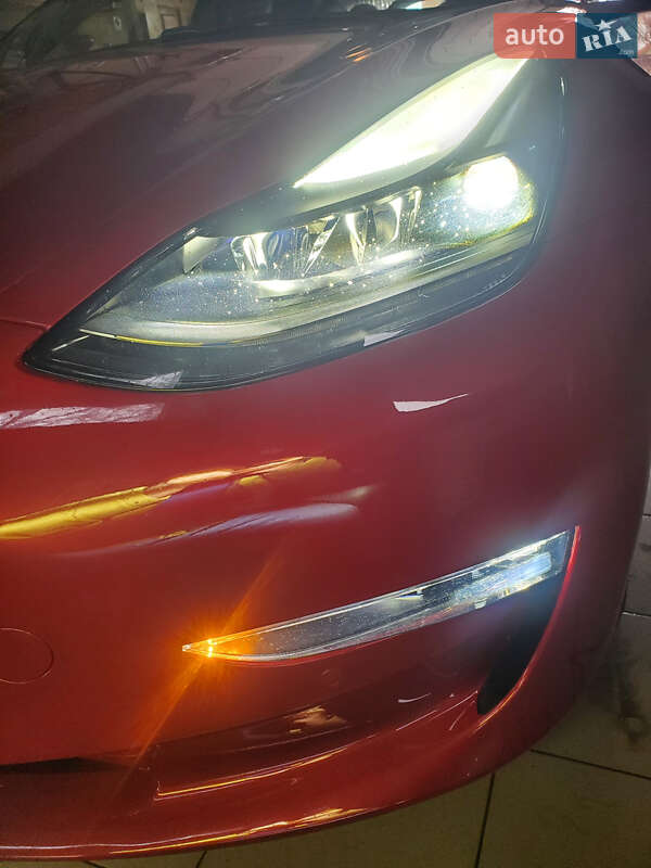Седан Tesla Model 3 2022 в Ивано-Франковске