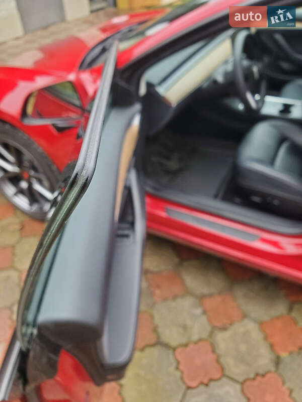 Седан Tesla Model 3 2022 в Ивано-Франковске