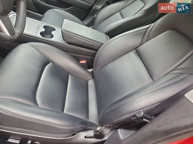 Седан Tesla Model 3 2022 в Ивано-Франковске