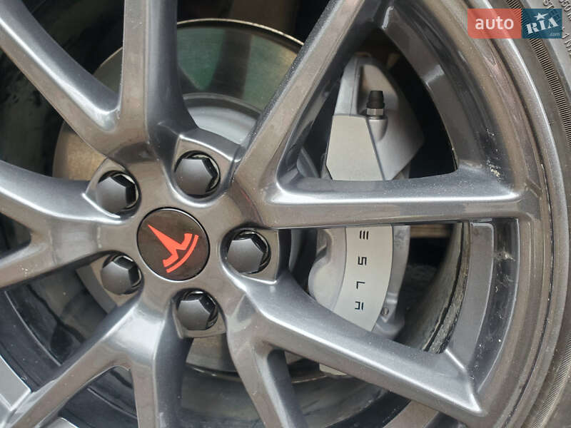 Седан Tesla Model 3 2022 в Ивано-Франковске