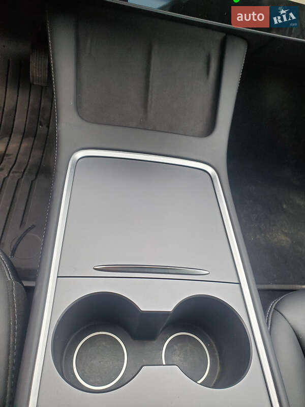 Седан Tesla Model 3 2022 в Ивано-Франковске