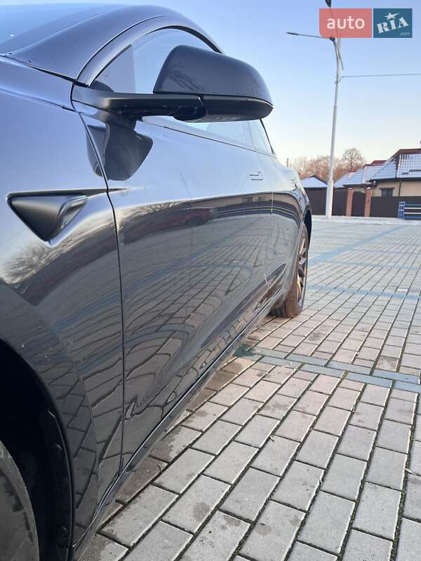 Седан Tesla Model 3 2024 в Ізмаїлі