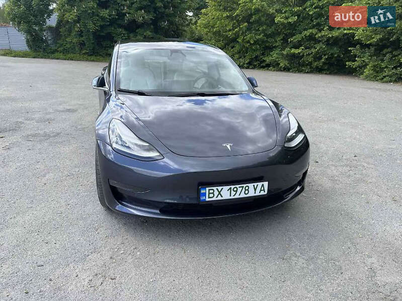 Седан Tesla Model 3 2020 в Шепетовке