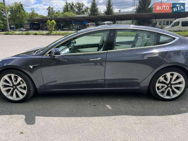 Седан Tesla Model 3 2020 в Шепетовке