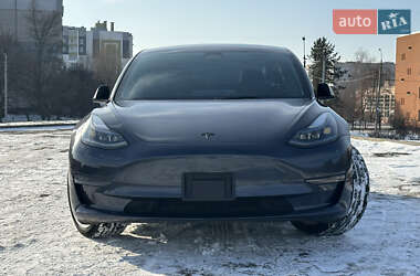 Седан Tesla Model 3 2023 в Черкассах