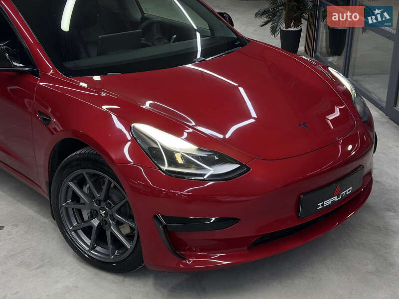Седан Tesla Model 3 2021 в Одессе
