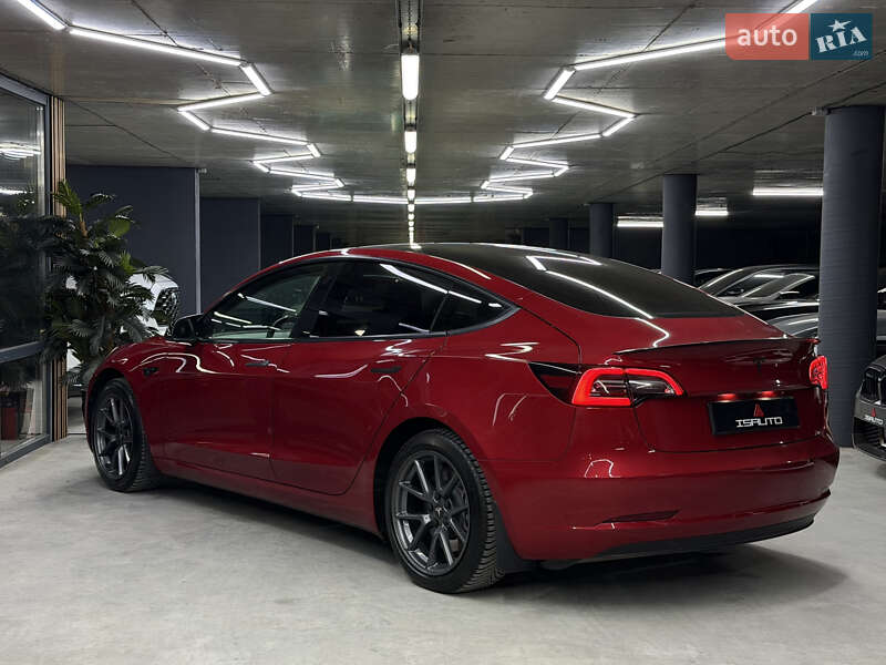 Седан Tesla Model 3 2021 в Одессе