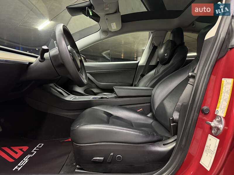 Седан Tesla Model 3 2021 в Одессе