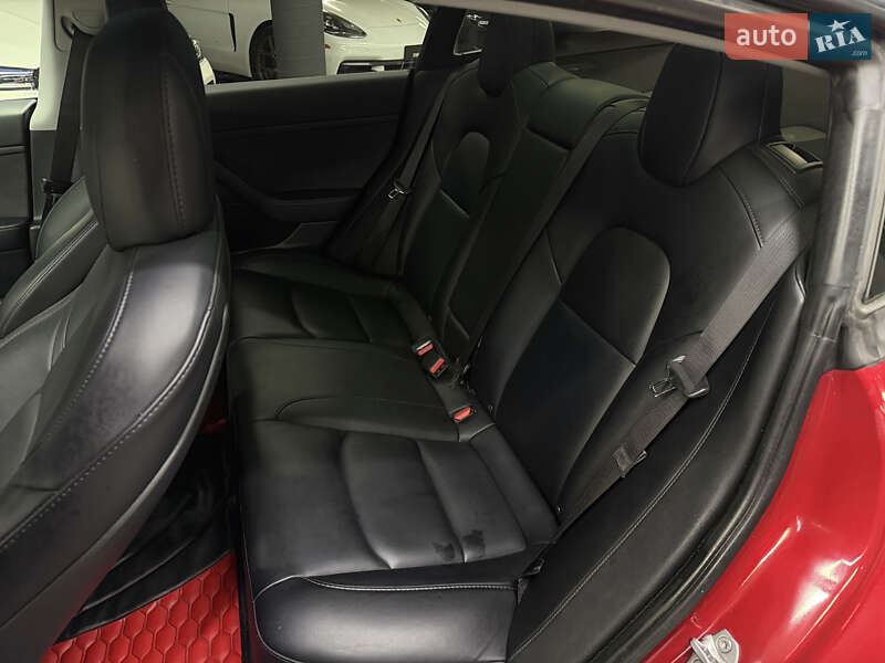 Седан Tesla Model 3 2021 в Одессе