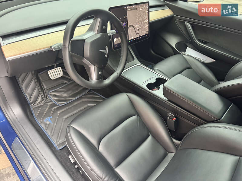 Седан Tesla Model 3 2020 в Днепре