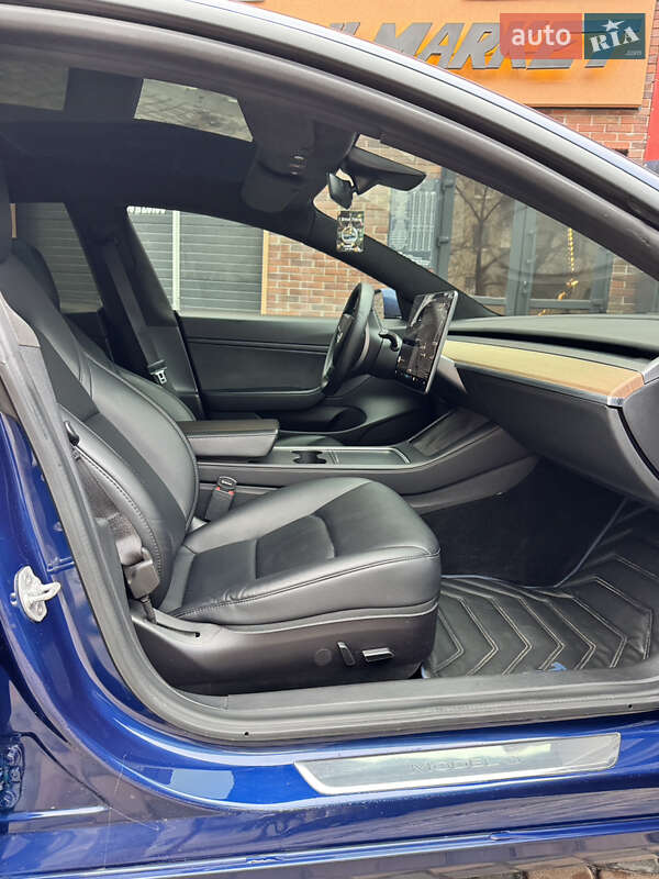Седан Tesla Model 3 2020 в Днепре