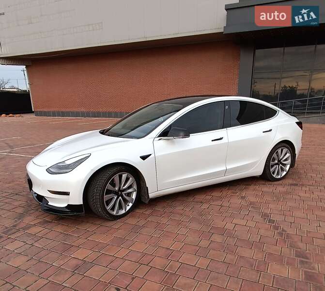 Седан Tesla Model 3 2019 в Одессе