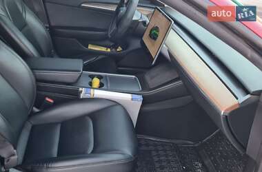 Седан Tesla Model 3 2022 в Черкассах