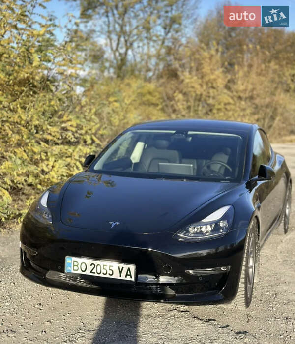 Седан Tesla Model 3 2022 в Тернополе