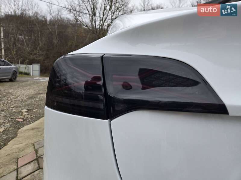 Седан Tesla Model 3 2019 в Снятине