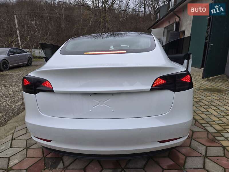 Седан Tesla Model 3 2019 в Снятине