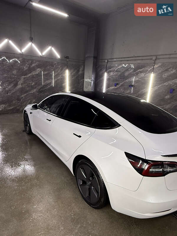 Седан Tesla Model 3 2023 в Києві