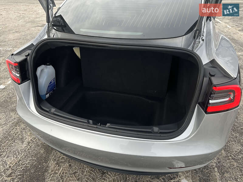 Седан Tesla Model 3 2018 в Киеве