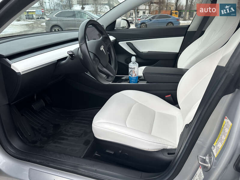 Седан Tesla Model 3 2018 в Киеве