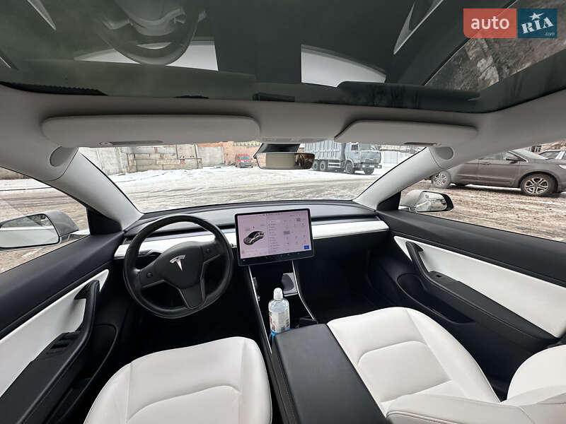 Седан Tesla Model 3 2018 в Киеве