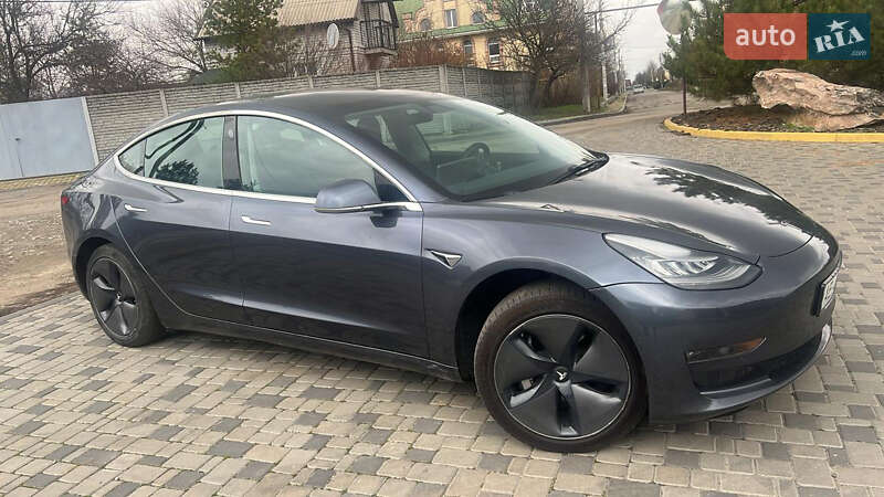 Седан Tesla Model 3 2020 в Днепре