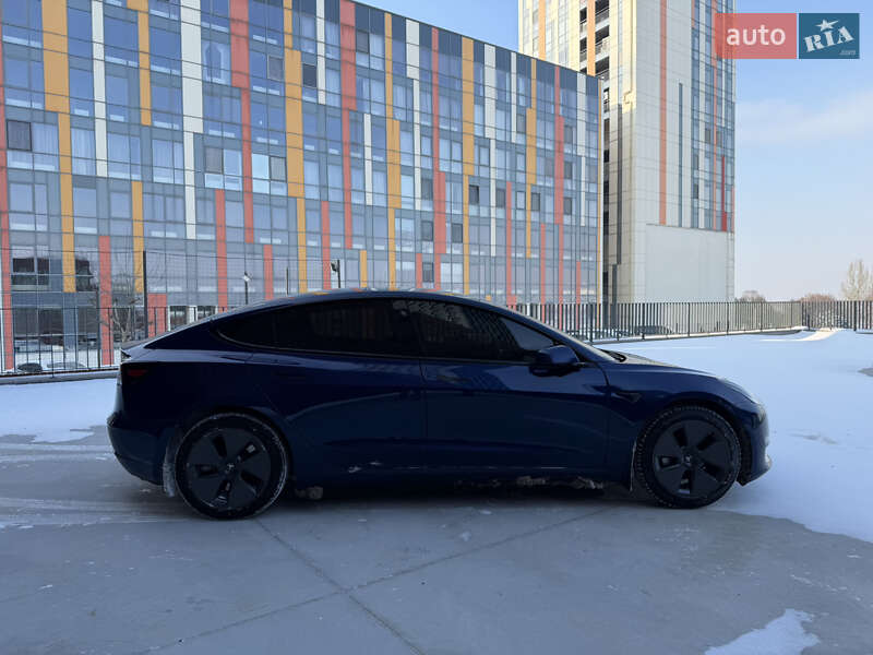 Седан Tesla Model 3 2023 в Днепре
