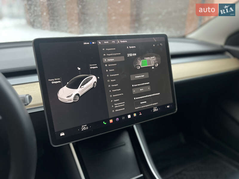 Седан Tesla Model 3 2019 в Ровно