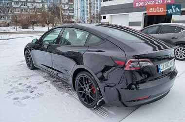 Седан Tesla Model 3 2021 в Черкасах
