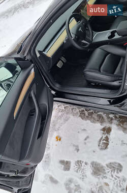 Седан Tesla Model 3 2021 в Черкасах