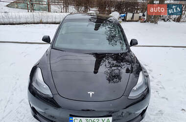 Седан Tesla Model 3 2021 в Черкасах