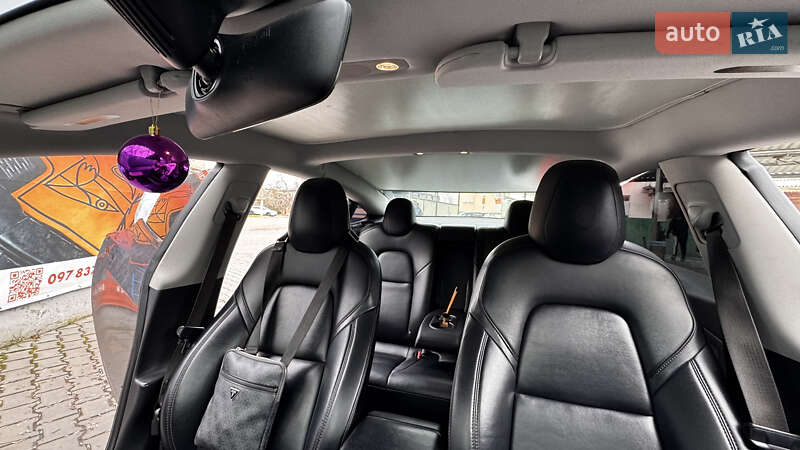 Седан Tesla Model 3 2018 в Черноморске