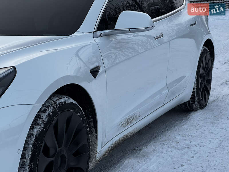 Седан Tesla Model 3 2019 в Киеве