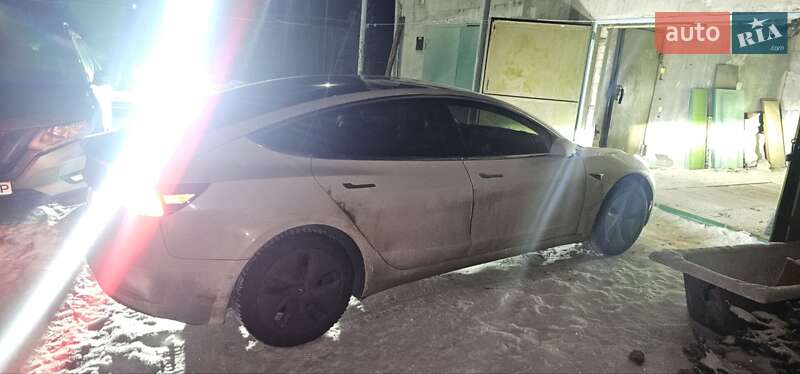 Седан Tesla Model 3 2019 в Киеве