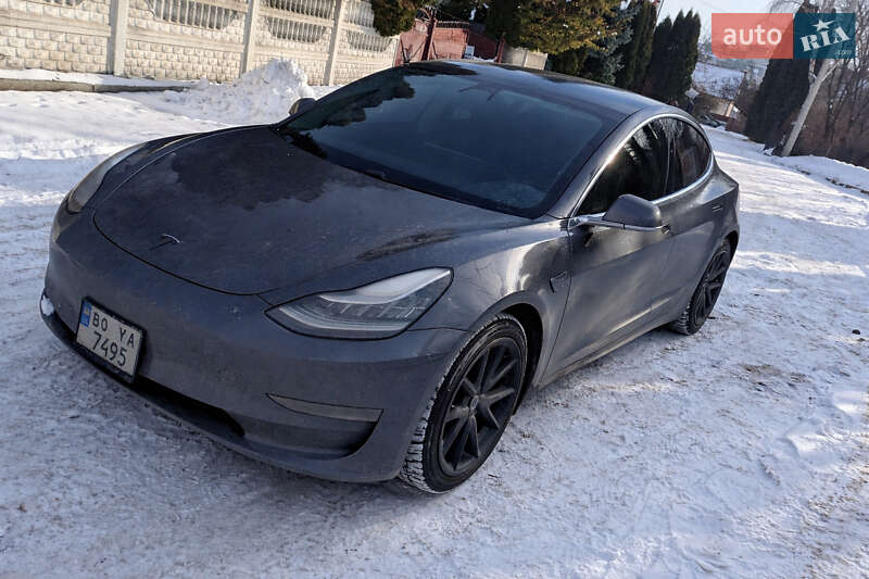 Седан Tesla Model 3 2020 в Тернополе