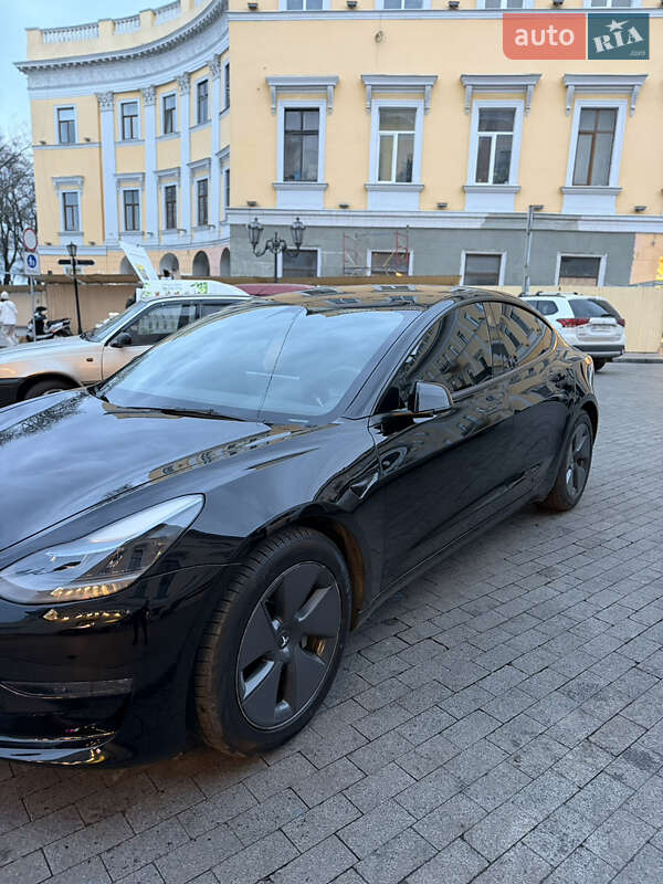 Седан Tesla Model 3 2023 в Одессе