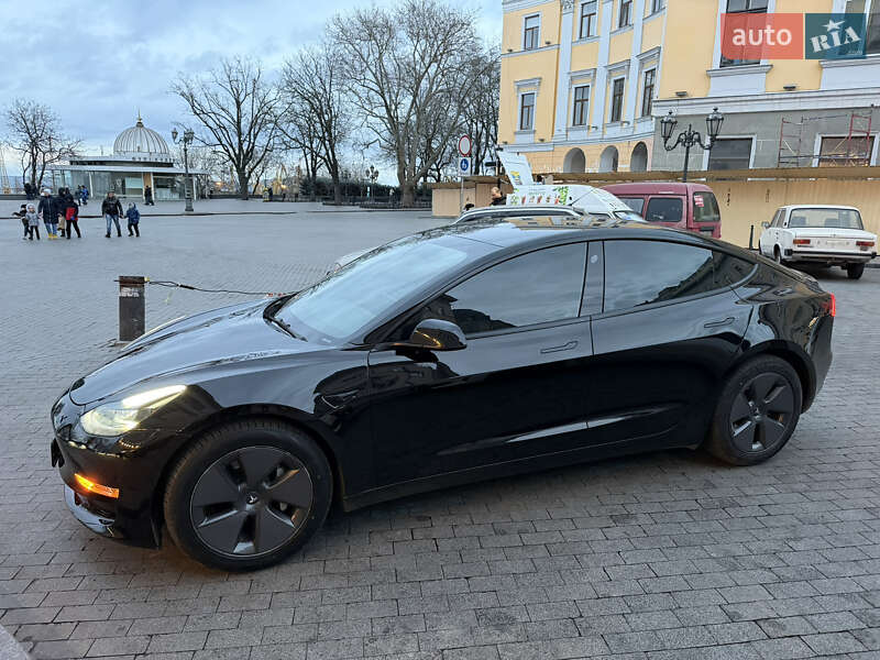 Седан Tesla Model 3 2023 в Одессе