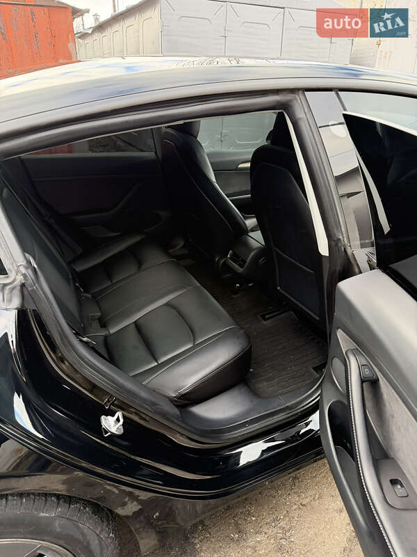 Седан Tesla Model 3 2023 в Одессе