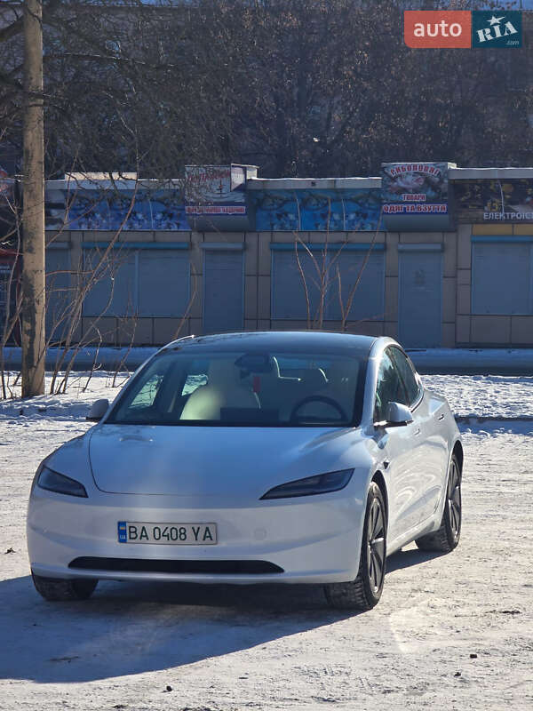 Седан Tesla Model 3 2025 в Кропивницькому