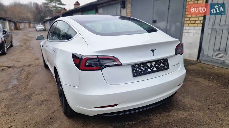 Седан Tesla Model 3 2020 в Киеве фото 36 Седан Tesla Model 3 2020 в Киеве