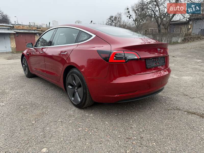 Седан Tesla Model 3 2018 в Киеве