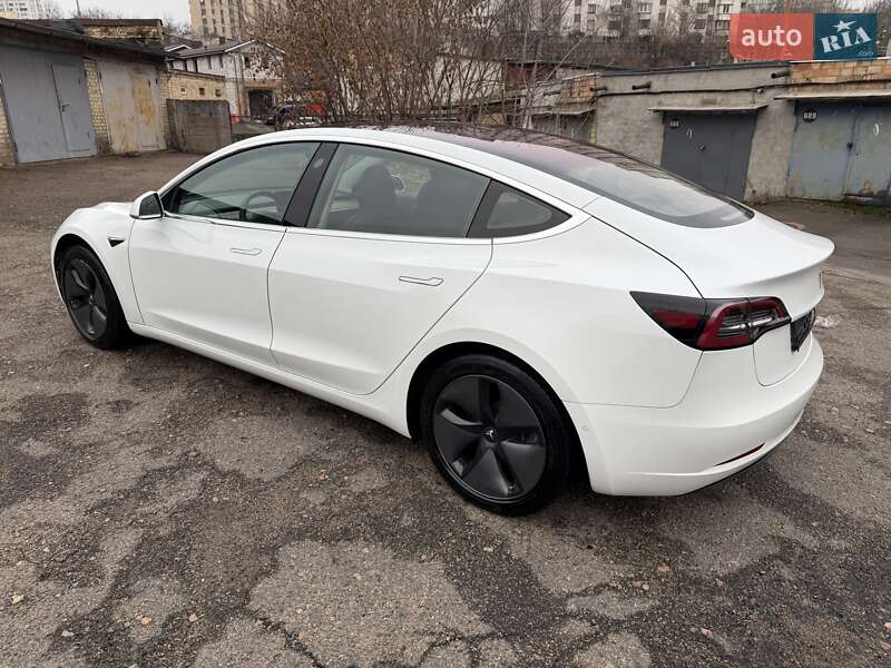 Седан Tesla Model 3 2018 в Киеве