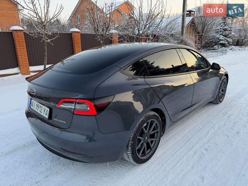 Седан Tesla Model 3 2022 в Киеве