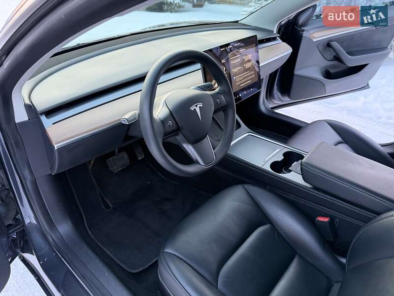 Седан Tesla Model 3 2022 в Киеве