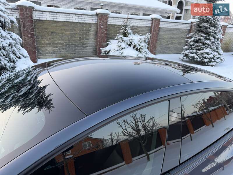 Седан Tesla Model 3 2022 в Киеве