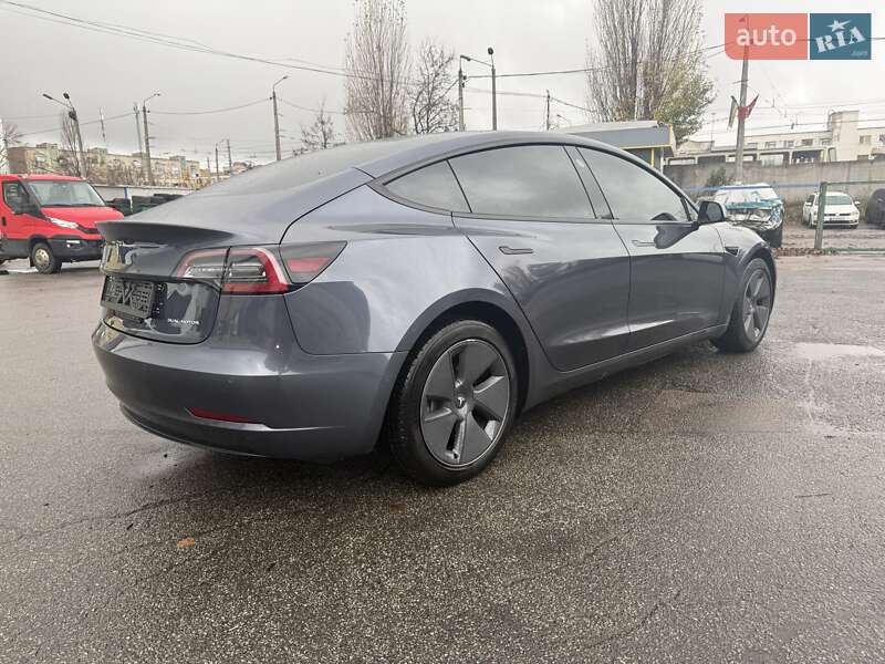 Седан Tesla Model 3 2022 в Киеве